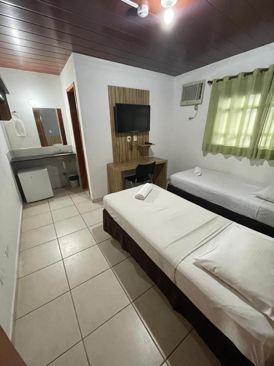 Cr Hotel Bueno - Antigo Hotel Serras De Goyaz Goiânia Exterior foto A room at the hotel