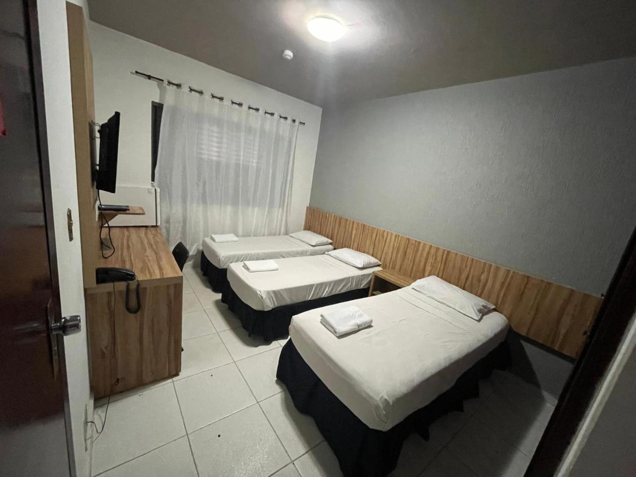 Cr Hotel Bueno - Antigo Hotel Serras De Goyaz Goiânia Exterior foto A room at a motel in Brazil