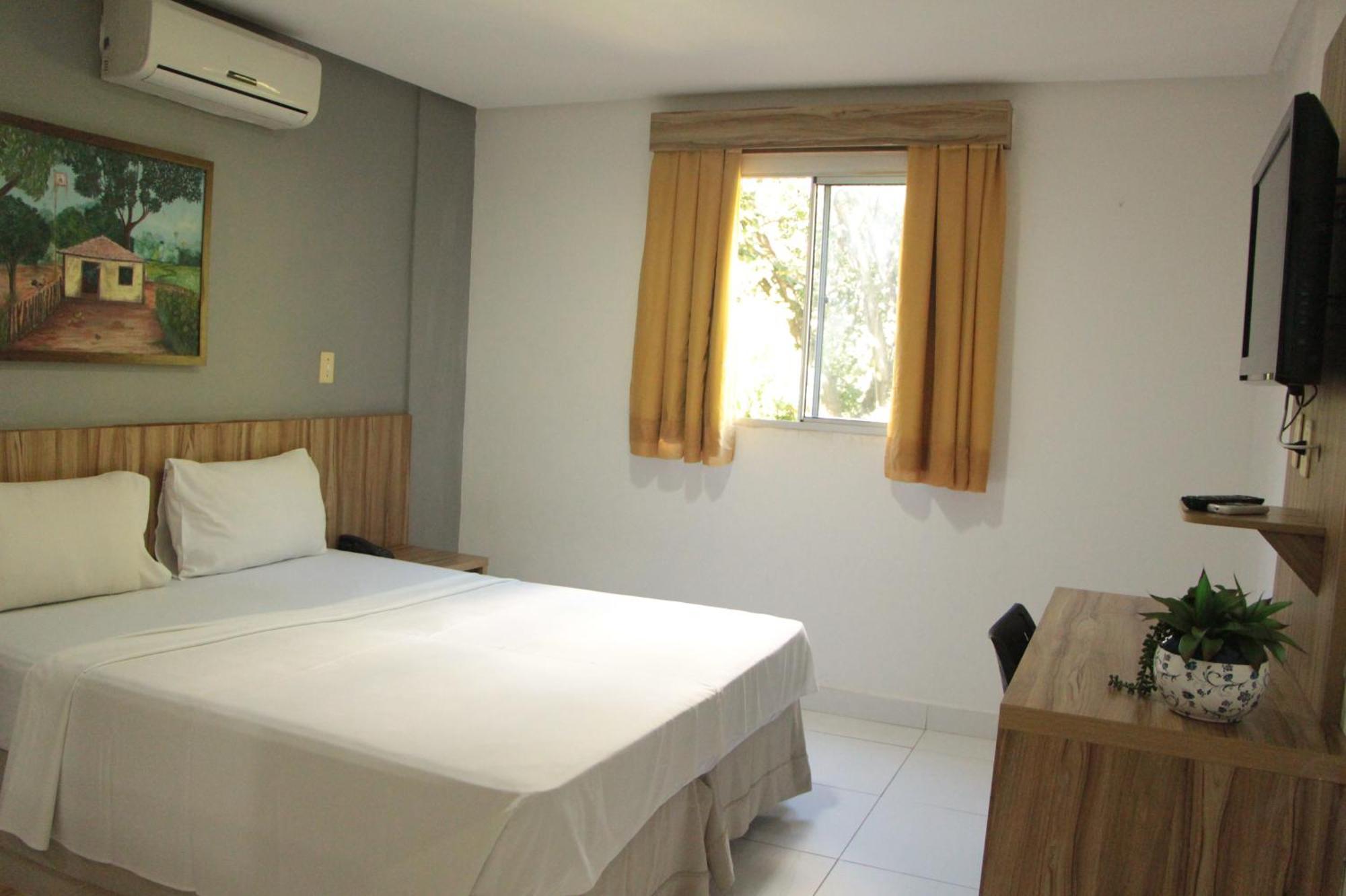 Cr Hotel Bueno - Antigo Hotel Serras De Goyaz Goiânia Exterior foto A room at the hotel