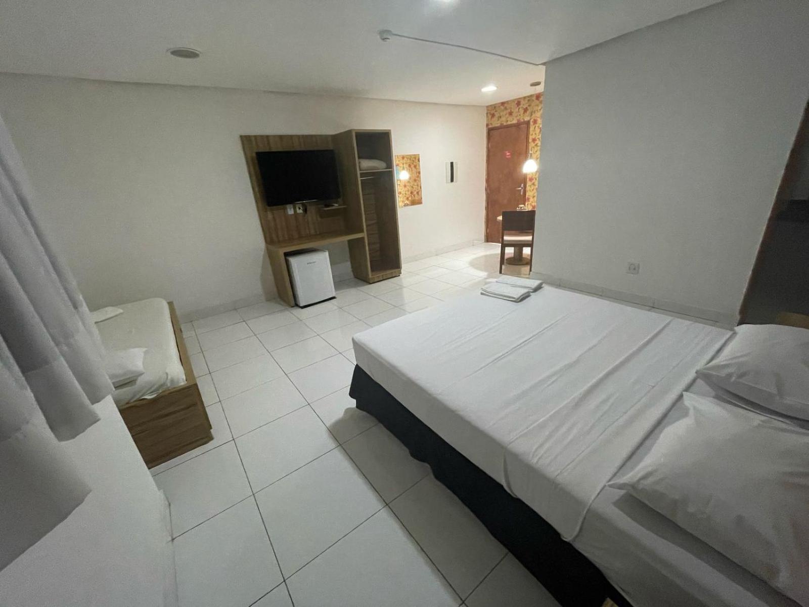 Cr Hotel Bueno - Antigo Hotel Serras De Goyaz Goiânia Exterior foto A room at the hotel